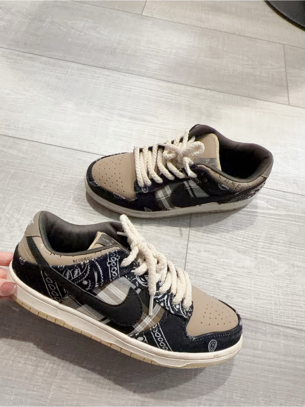 Nike Dunk Low Premium QS SB x Travis Scott Cactus Jack CT5053-001 Men's Size 9.5